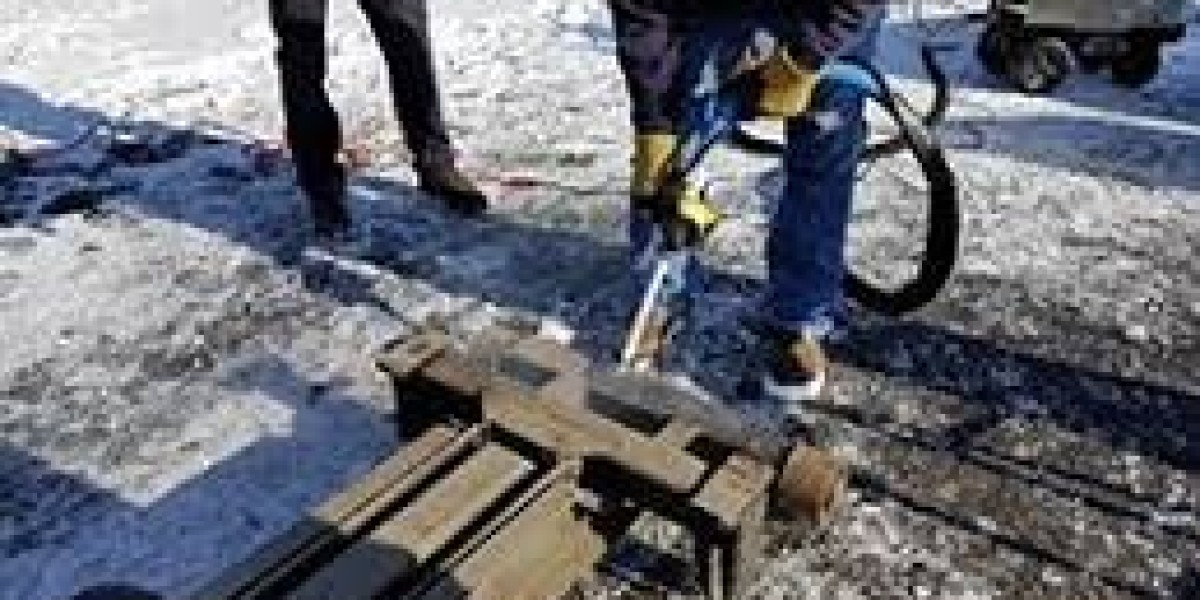 Why Modern Industries Are Turning to Dry Ice Blasting for Safer and Cleaner Operations