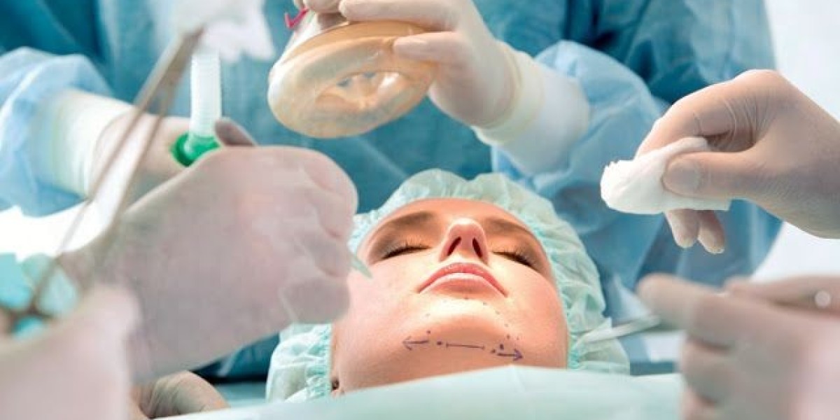 Best Plastic Surgeon at Royal Clinic Focused on Detail & Safety