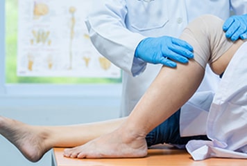 Knee Replacement Surgeon in Ghaziabad, Delhi, Noida | Dr Deepankar
