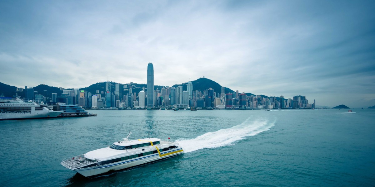 Planning a Perfect Celebration with Private Yacht Hire in Dubai