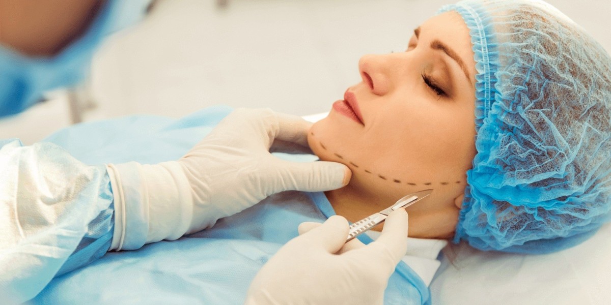 أسئلة مهمة يجب طرحها قبل إجراء عملية شد الوجه في السعودية